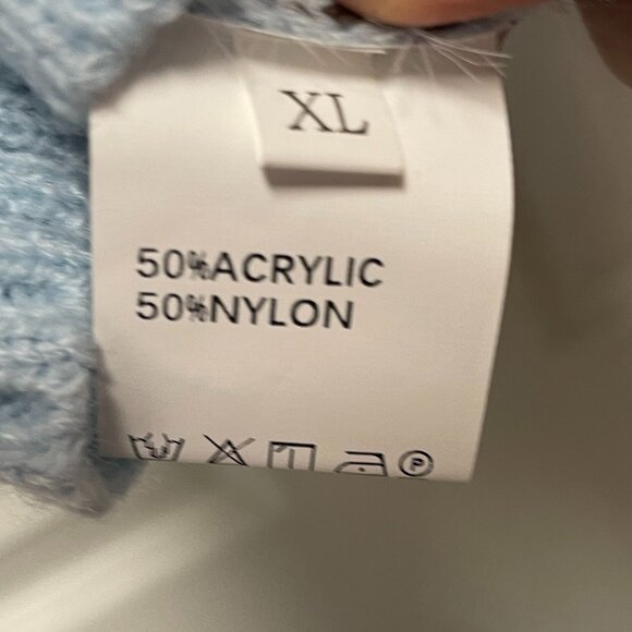 sweater - Picture 6 of 6